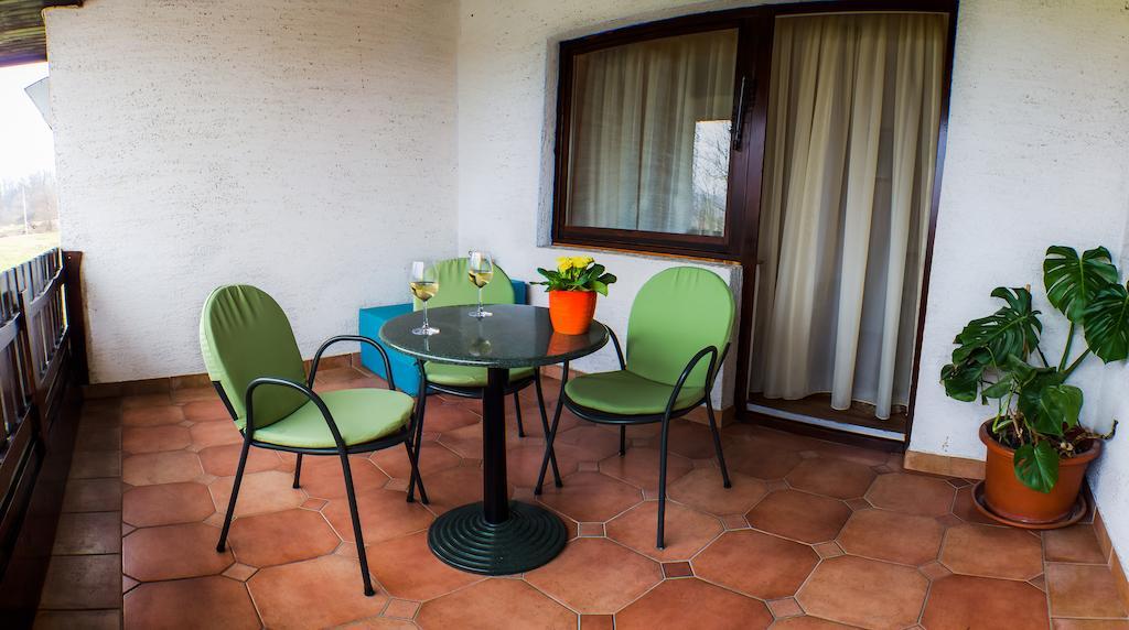 Restaurant Rooms Pino Slunj Phòng bức ảnh